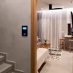 Petalo Aparthotel 4*