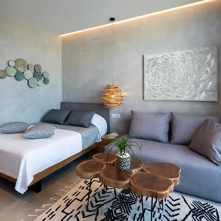 Petalo شقة فندقية 4*