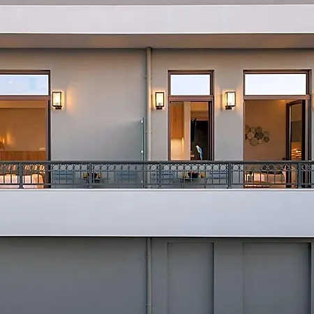 Petalo Aparthotel 4*