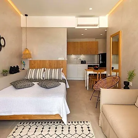 Petalo Aparthotel 4*